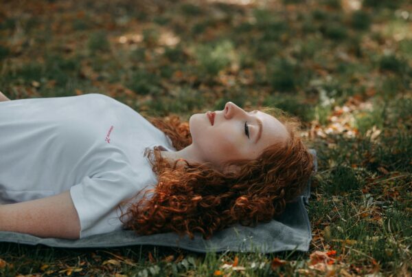 Savasana postura relajación de yoga